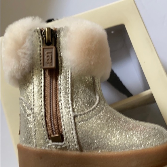 UGGS Jorie metallic boots - Picture 6 of 10